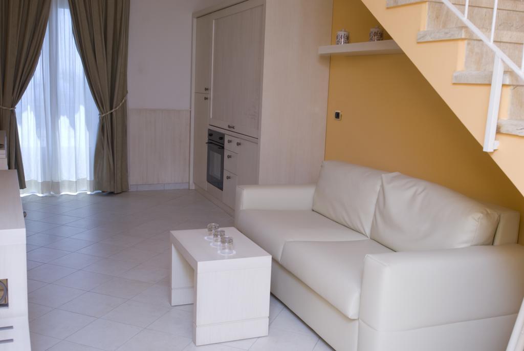 Palazzo Reginella Aparthotel Bovalino Marina Quarto foto